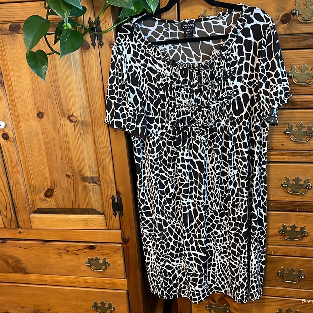 En Focus Women stretchy dress with animal print